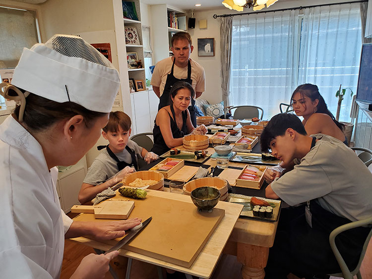 Join Sushi Making Class of Custom tokyo private tour