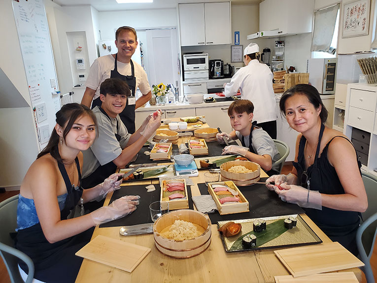 Join Sushi Making Class of Custom tokyo private tour