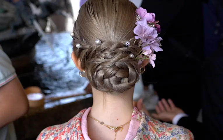 Hair arrange is available